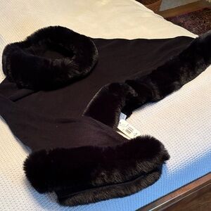 Elegant Black Faux Fur Trim Poncho
